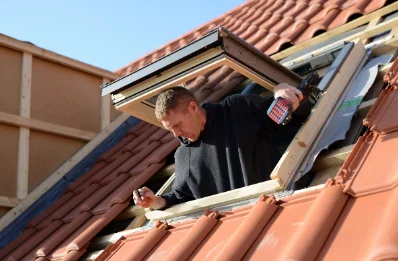 Pose de fenêtres de toit Velux à His